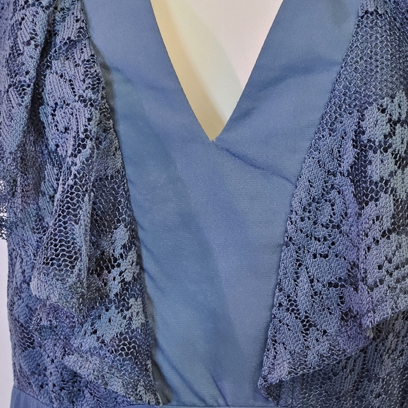 Miami Blue Floral Lace V-Neckline Maxi Dress, Medium - Picture 11 of 16